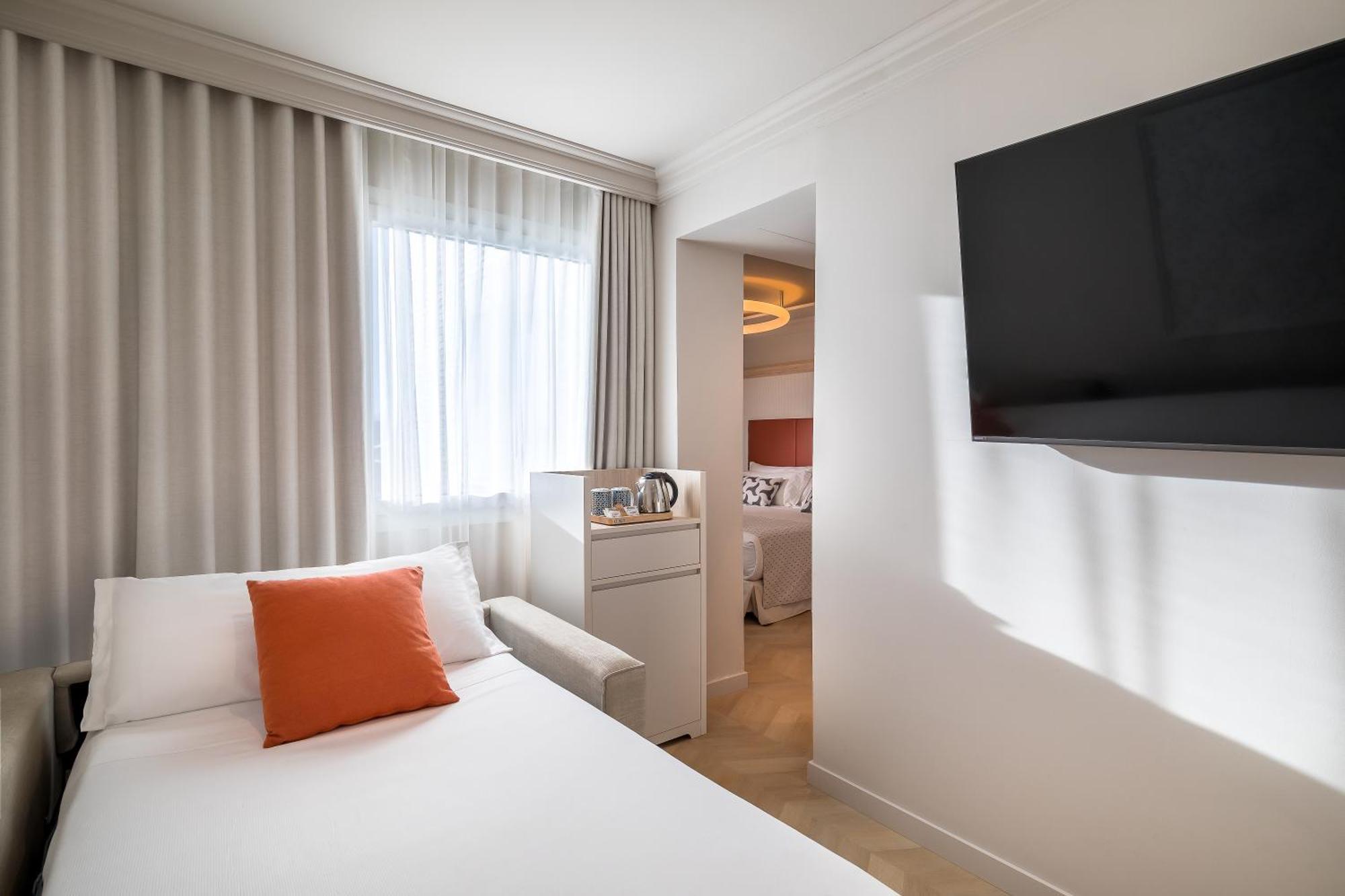 Triple Room (2 Adults + 1 Child ),1530611827:JPEG