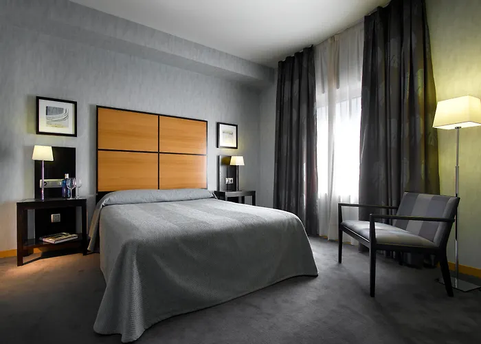 Hotel Jacuzzi: Hotel Macia Real De La Alhambra