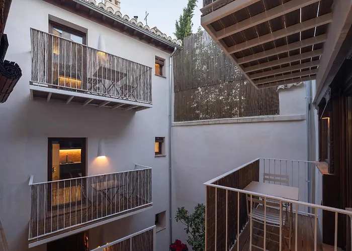 Hotel de 4 estrellas: Calm Suites Babole